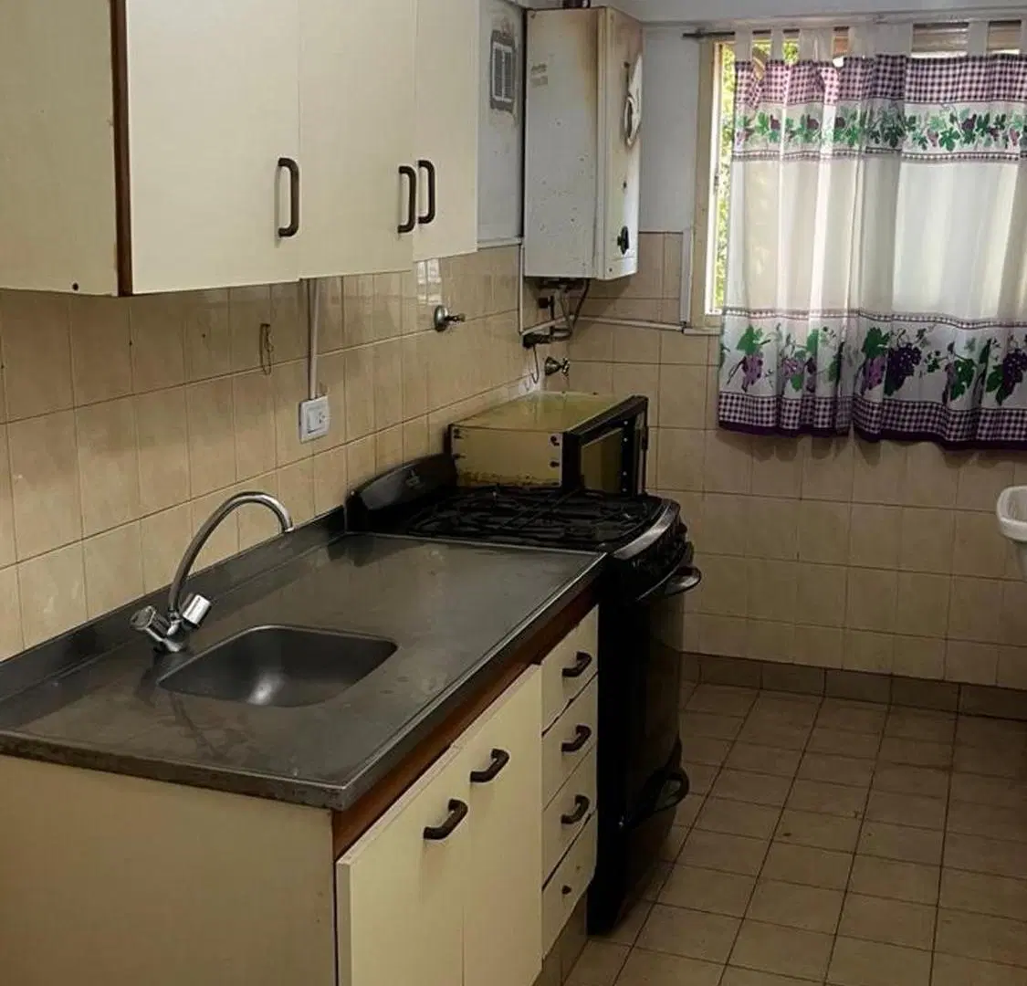 DEPTO 2 AMB EN VENTA BALVANERA PATIO Y BALCON 4