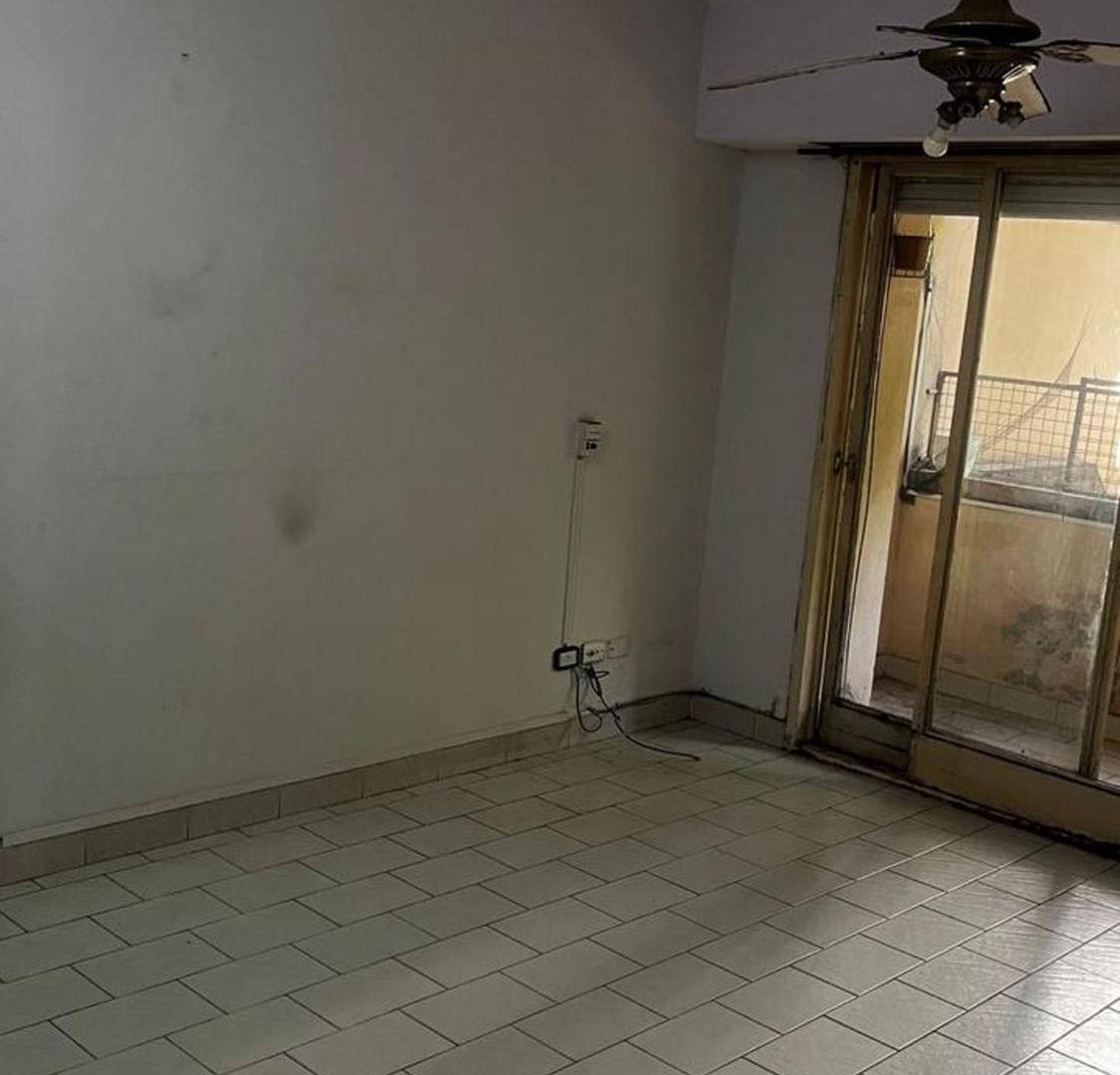 DEPTO 2 AMB EN VENTA BALVANERA PATIO Y BALCON