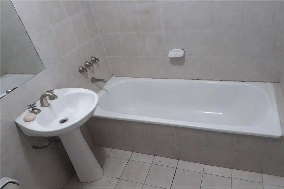 VENTA  MONOAMBIENTE  CON COCHERA EN MORON 2