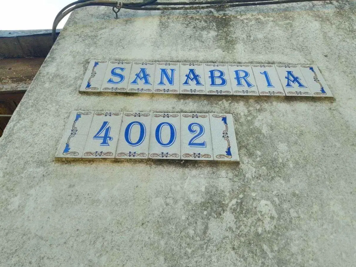 CASA 2 AMB VENTA GONZALEZ CATAN C/ LOCAL Y GALPON 4