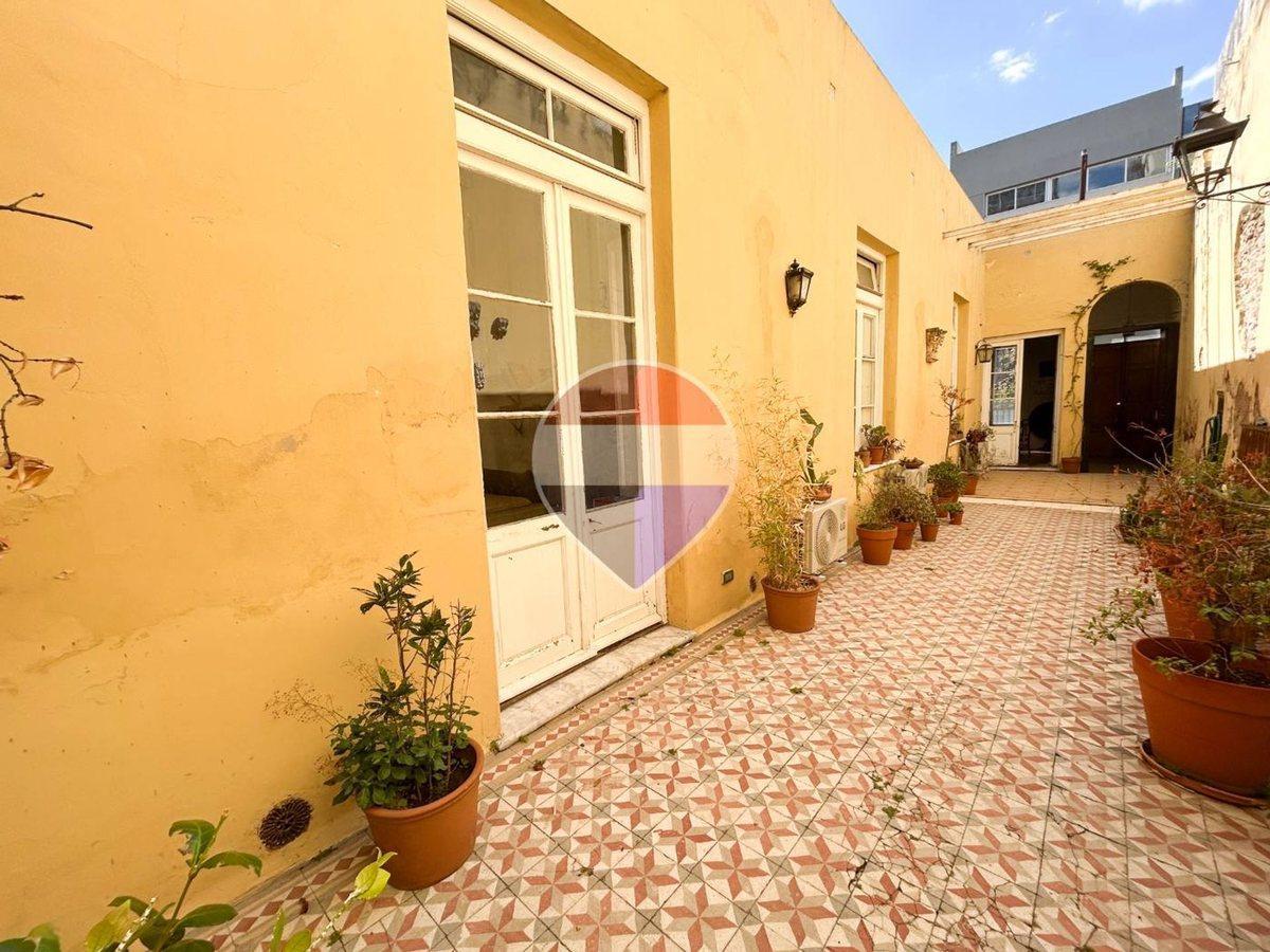 Foto de CASA 5 AMBIENTES - VENTA BALVANERA, imagen 1