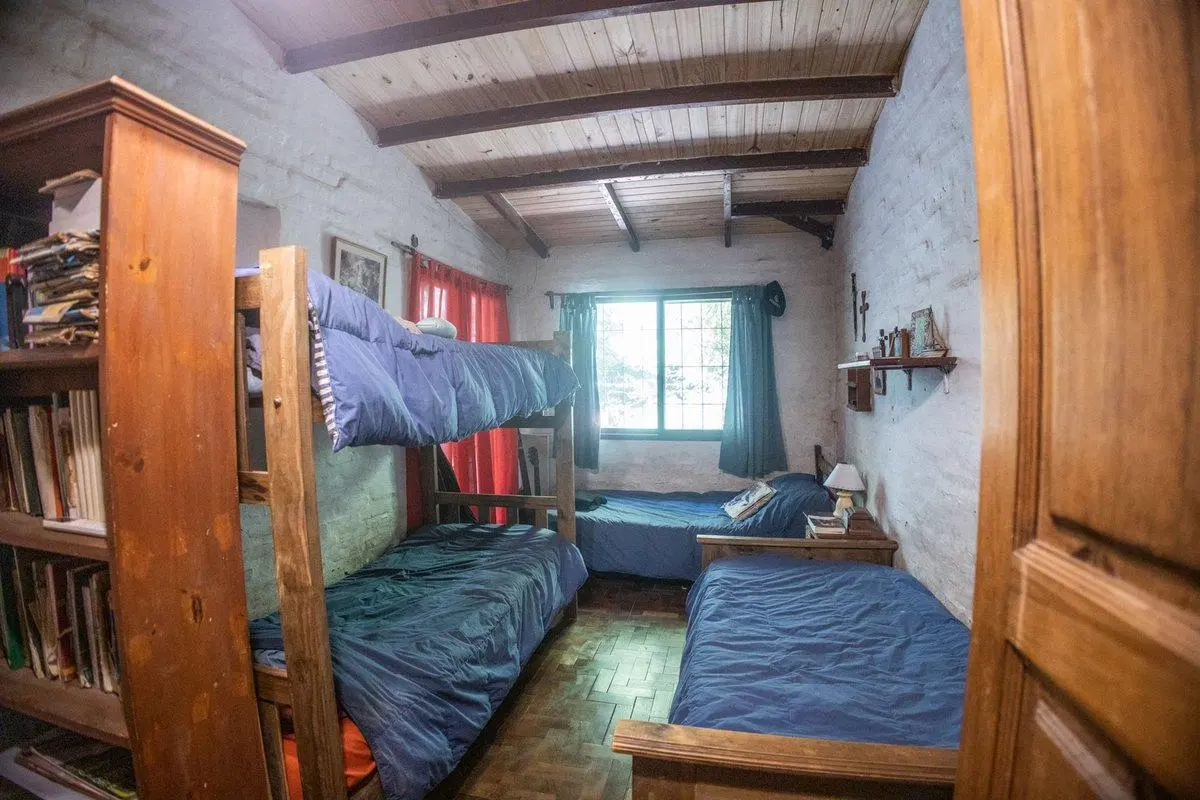 VENTA CASA 6 AMB. CON PARQUE + ESCRITORIO+LAVADERO 5