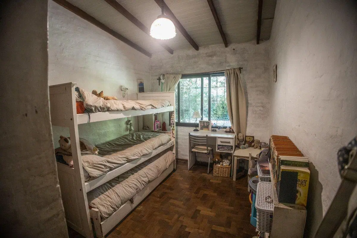 VENTA CASA 6 AMB. CON PARQUE + ESCRITORIO+LAVADERO 3