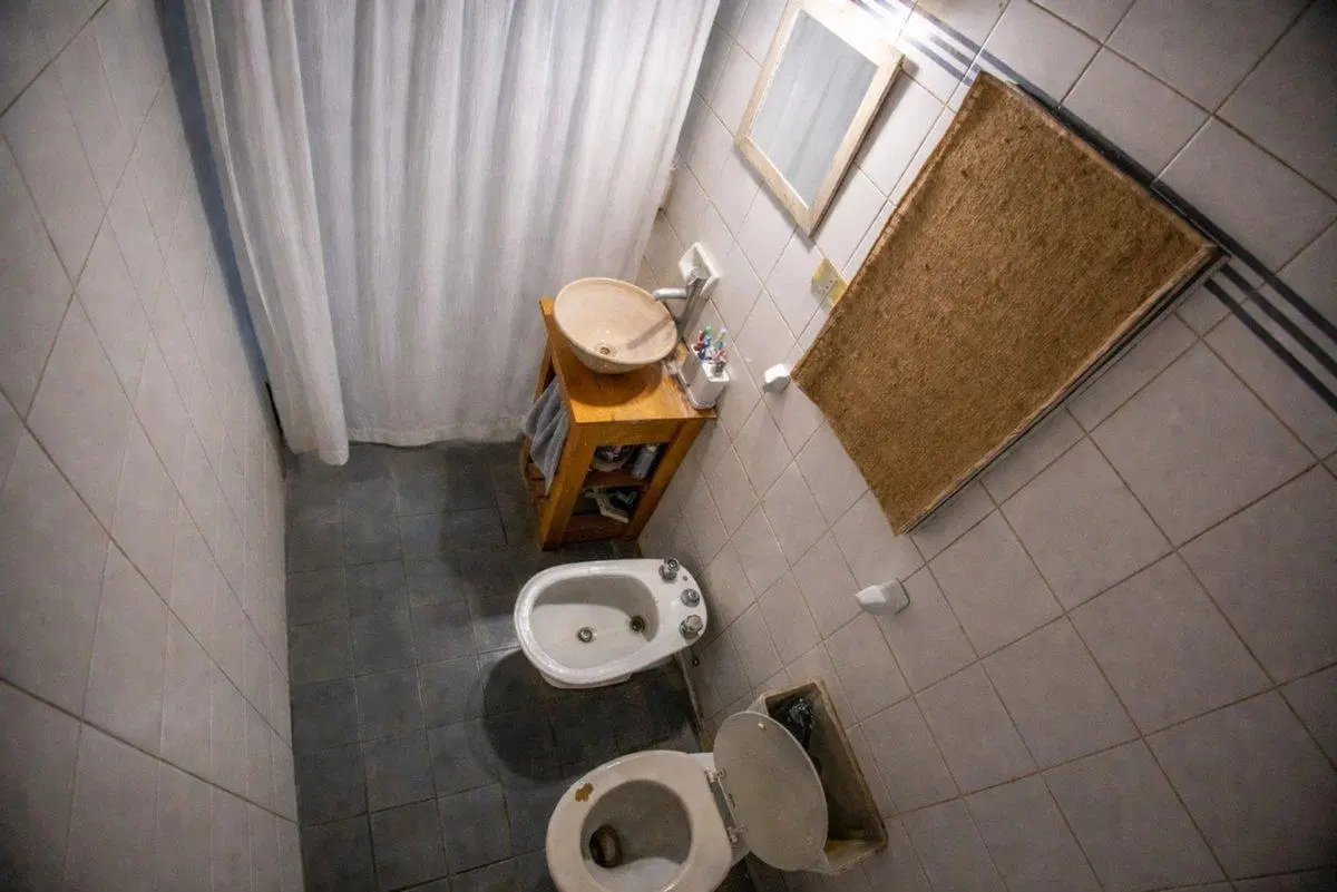 VENTA CASA 6 AMB. CON PARQUE + ESCRITORIO+LAVADERO 2