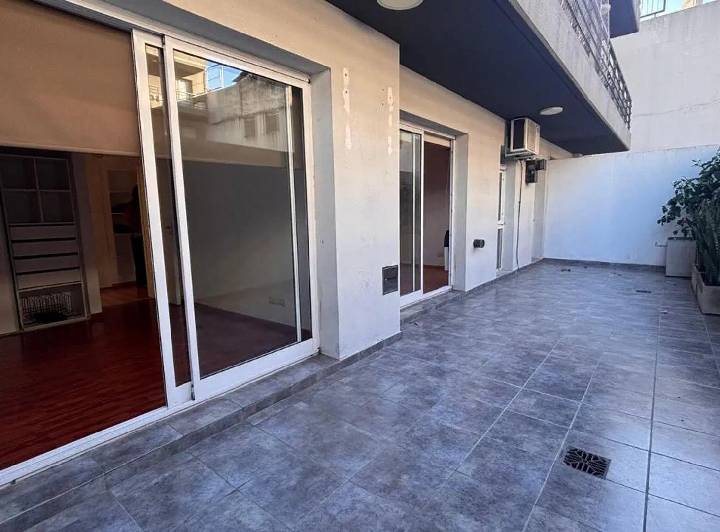 DEPTO 2 AMBIENTES ALQUILER  SAN CRISTOBAL PATIO 5