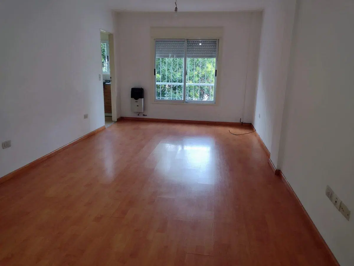 VENTA  MONOAMBIENTE  CON COCHERA EN MORON 2