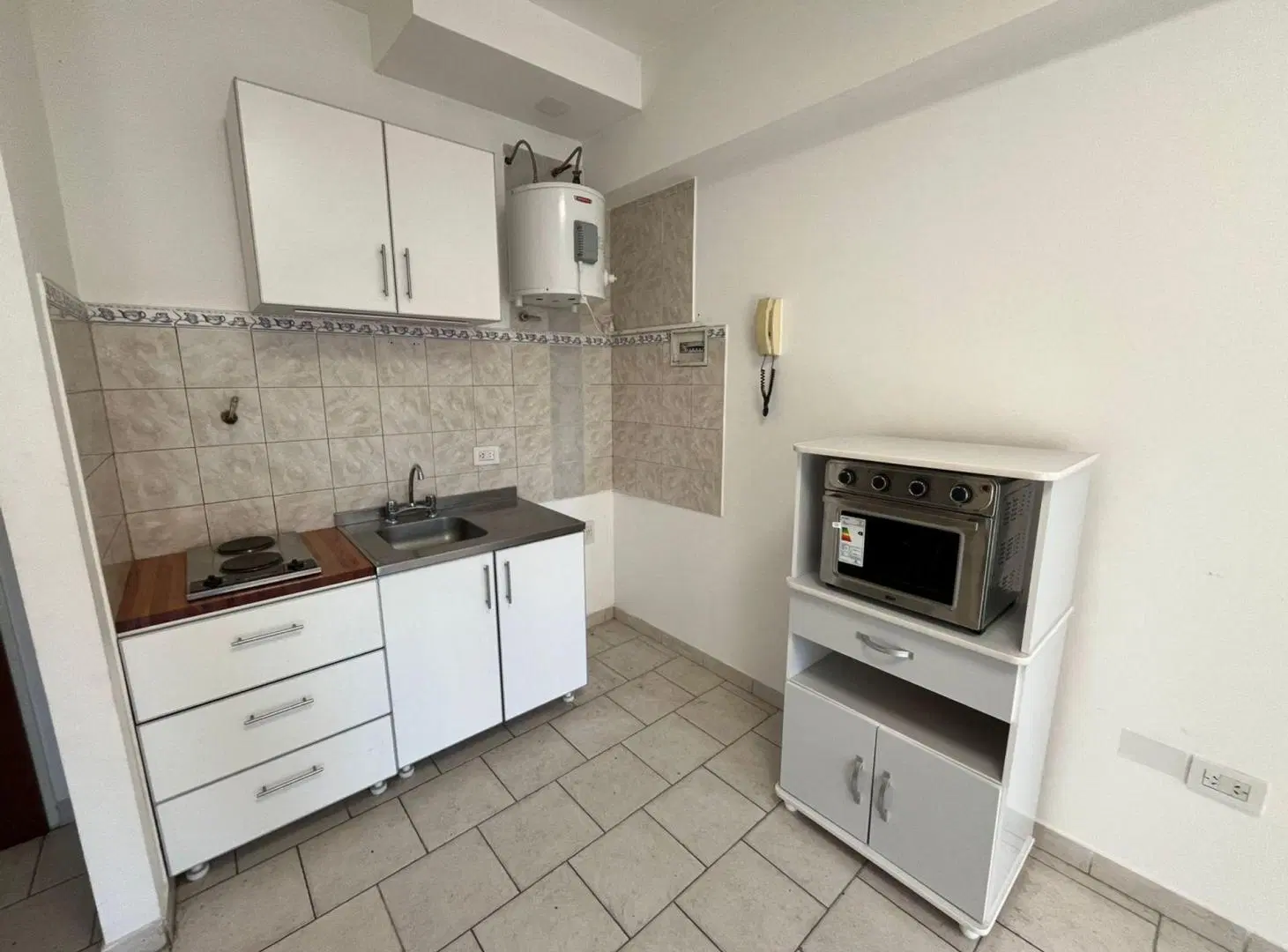 Depto Monoambiente Alquiler Almagro con balcon 2