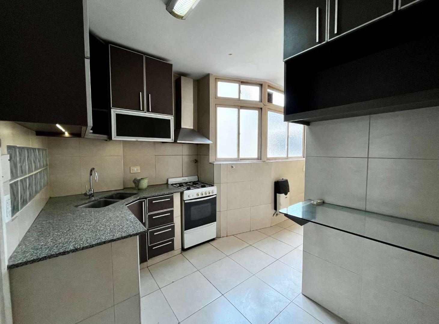 Foto de DPTO 3 AMB EN VENTA ALMAGRO CON BALCON ATERRAZADO, imagen 2