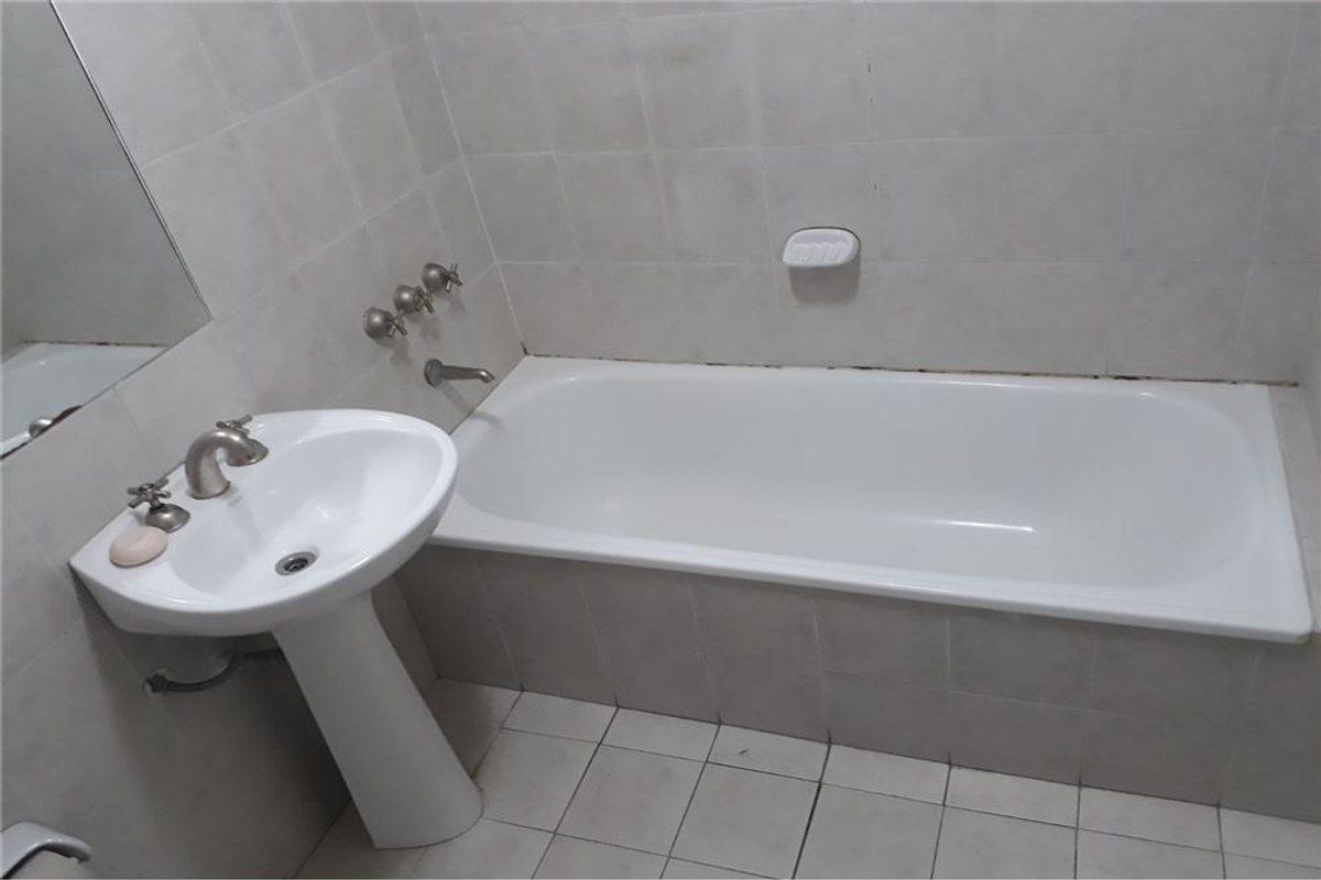 Foto de VENTA MONOAMBIENTE CON COCHERA EN MORON, imagen 1