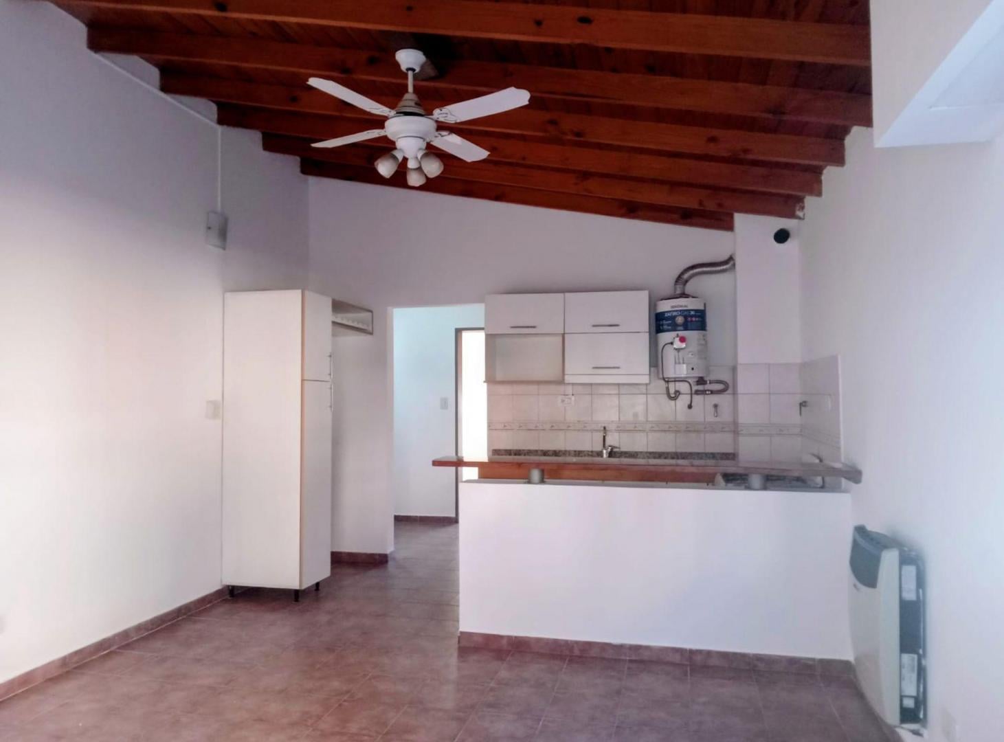 Foto de VENTA DEPARTAMENTO 2 AMBIENTES MORON, imagen 2