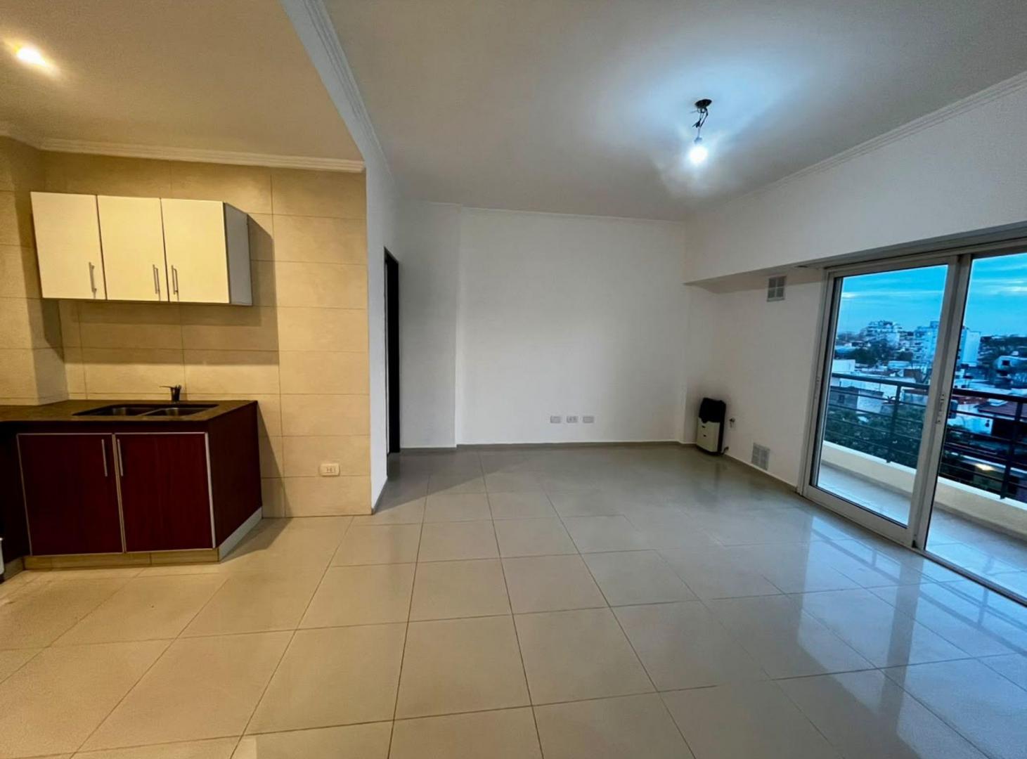 Foto de MONOAMBIENTE ALQUILER FLORESTA CON BALCÓN, imagen 5