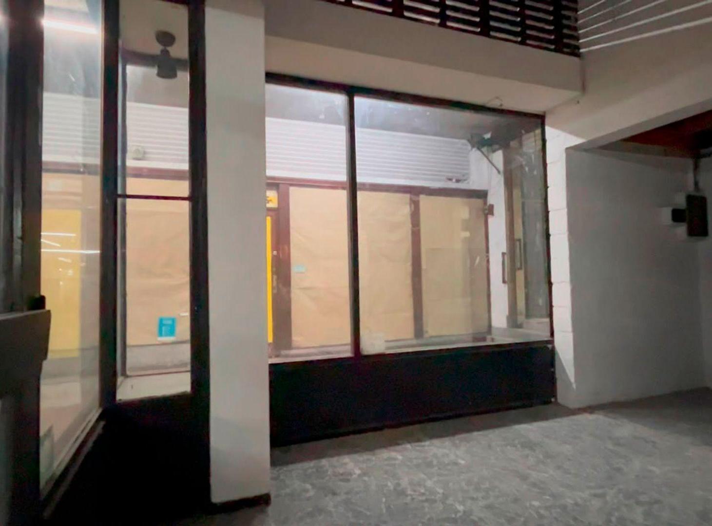 Foto de Local en venta Retiro Galeria Las Gaviotas, imagen 1