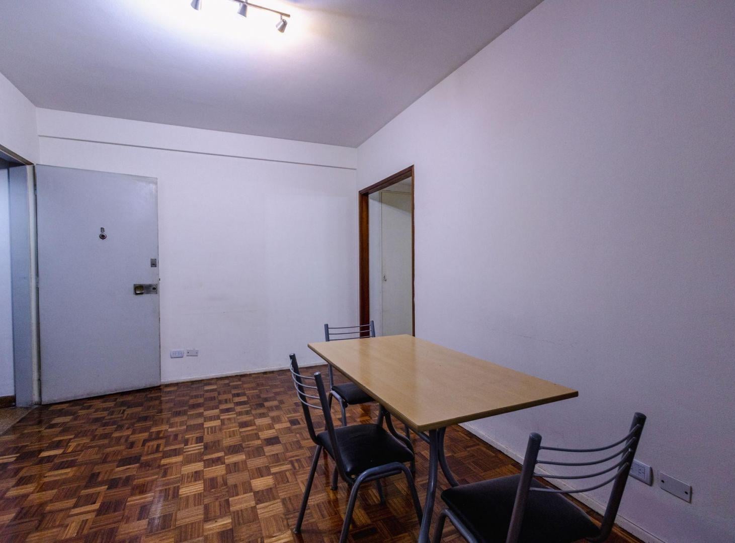 Foto de DEPTO 2 AMB VENTA AV. ALBERDI CABALLITO, imagen 1
