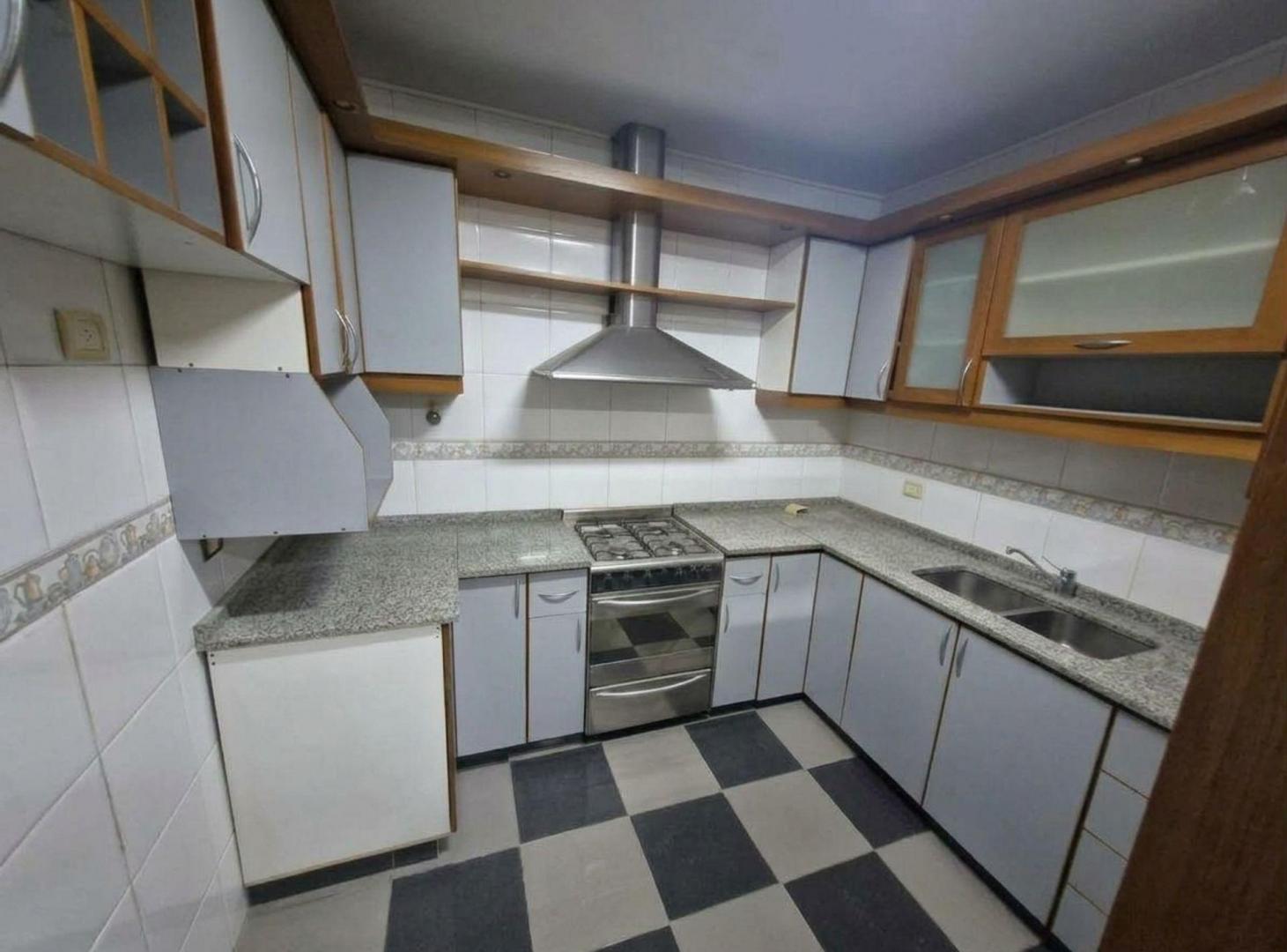 Foto de Casa 6 ambientes en venta en Boedo con cochera, imagen 5