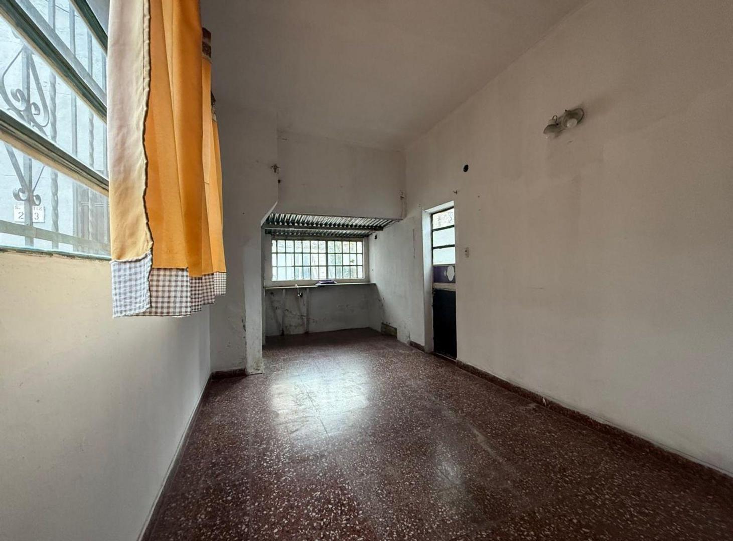 Foto de CASA VENTA 4 AMB CON TERRAZA JARDIN Y GARAGE, imagen 3