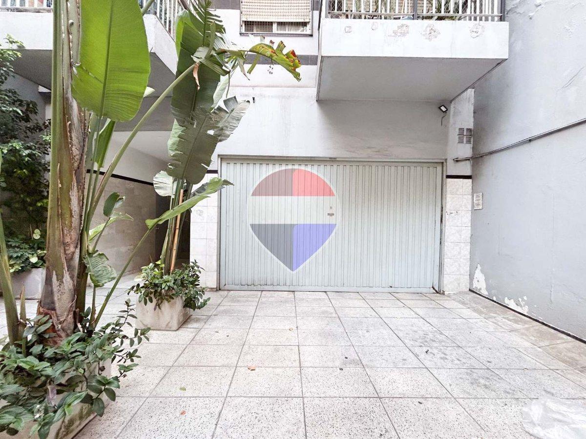 Foto de Cochera cubierta Venta - Almagro, imagen 1