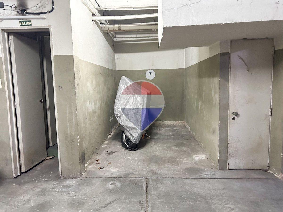 Foto de Cochera cubierta Venta - Almagro, imagen 5
