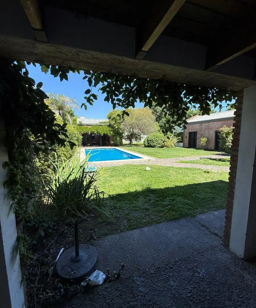 Excelente casa en venta en City Bell 1