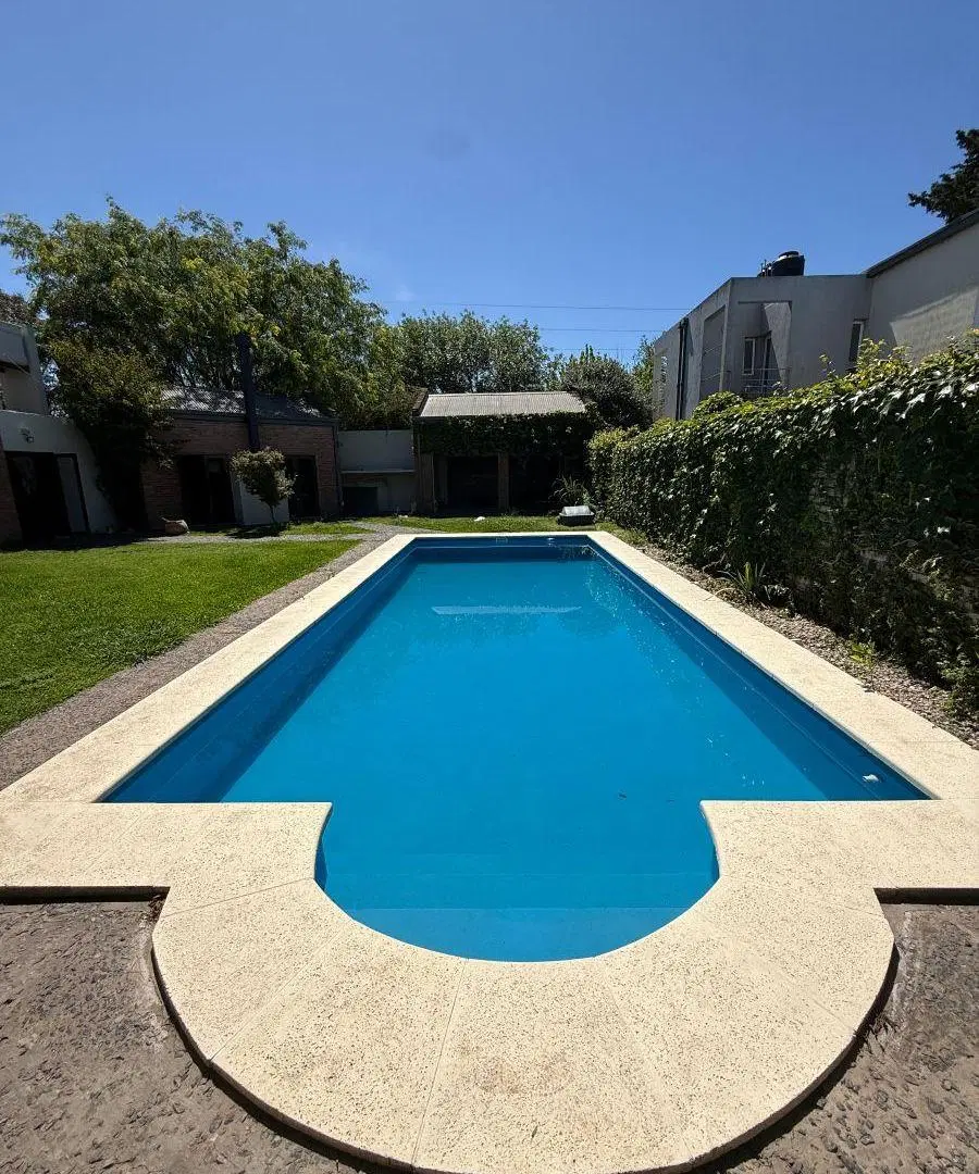 Excelente casa en venta en City Bell 5