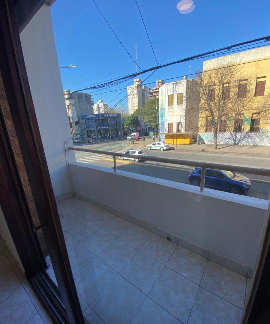 Foto de Monoambiente con balcón en Av. 60 entre 12 y Plaza Máximo Paz, imagen 1