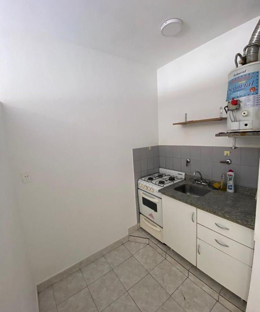 Foto de Monoambiente con balcón en Av. 60 entre 12 y Plaza Máximo Paz, imagen 2