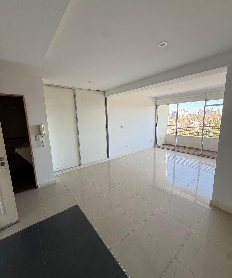 Foto de Monoambiente con balcón en alquiler en 38 entre 11 y 12, imagen 3