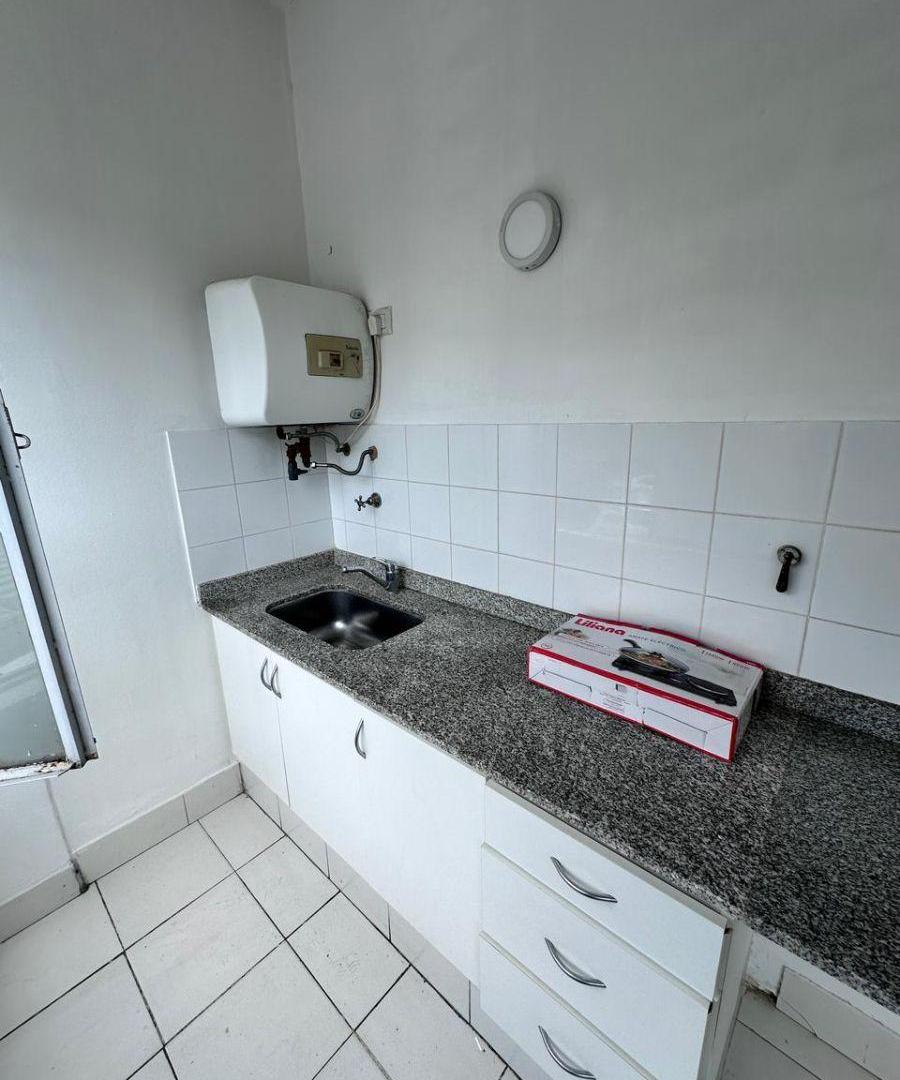 Foto de Monoambiente en alquiler sobre Avenida 60 casi esquina 12, imagen 4