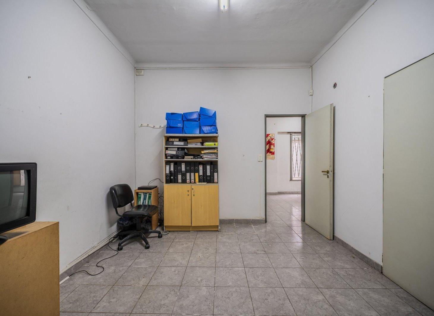 Foto de Local Comercial | Oficinas | Galpón | Vivienda | Zona Mixta | Morón, imagen 4