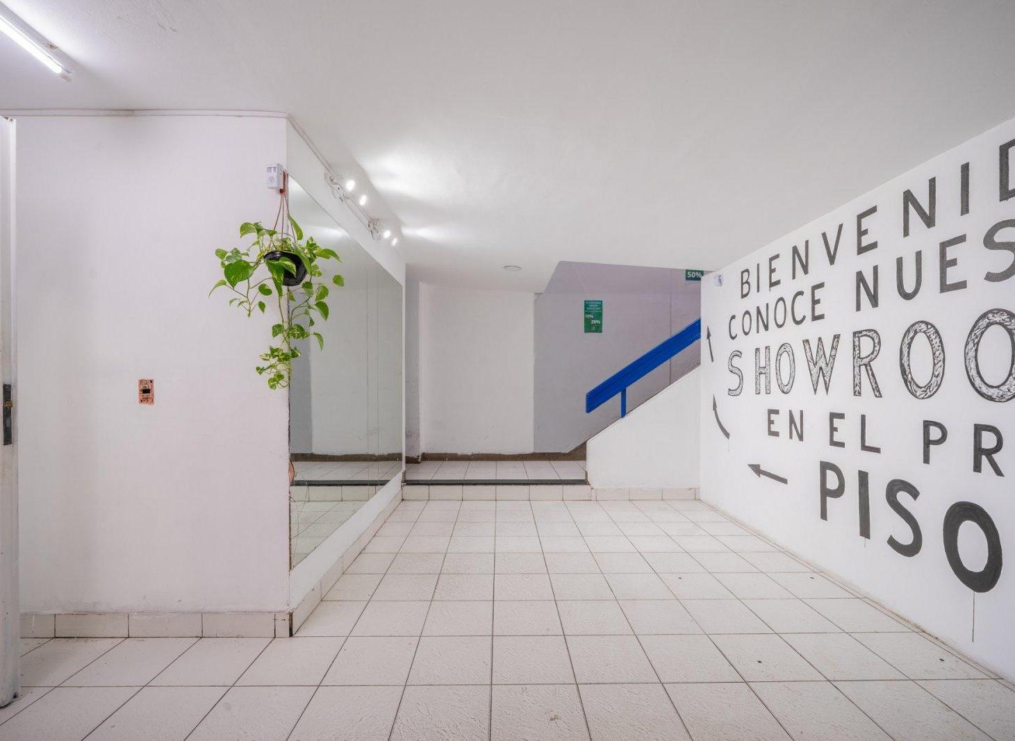 Foto de LOCAL EN GALERÍA | 200 M2 | PERMUTA, imagen 4