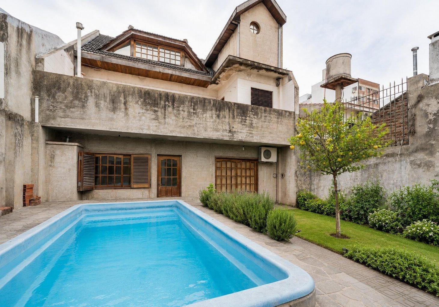 Casa | 7 ambientes | 3 plantas | piscina | San Justo Centro