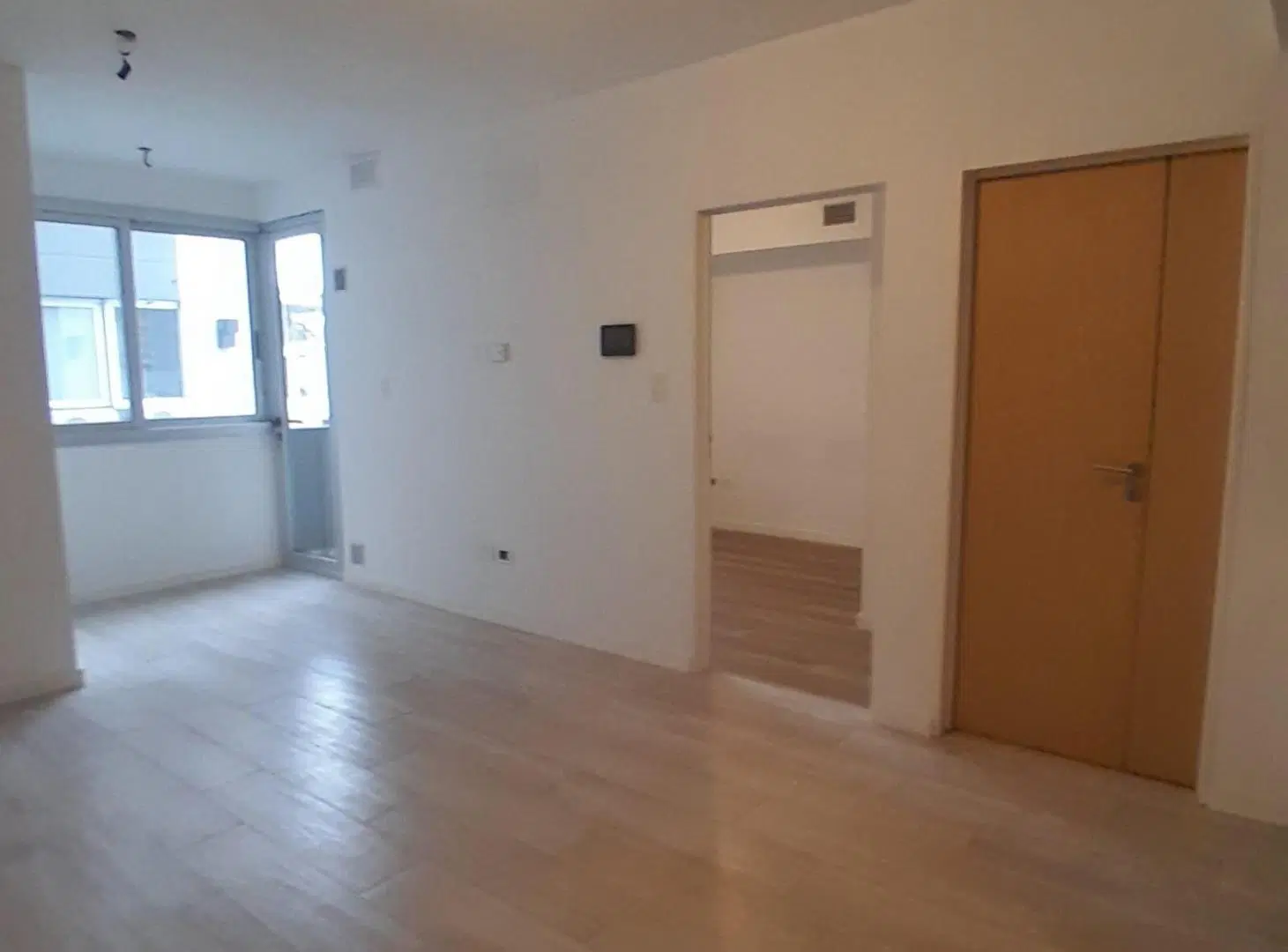 Semipiso 2 ambientes de 56M2 con balcon en Villa Luro 3