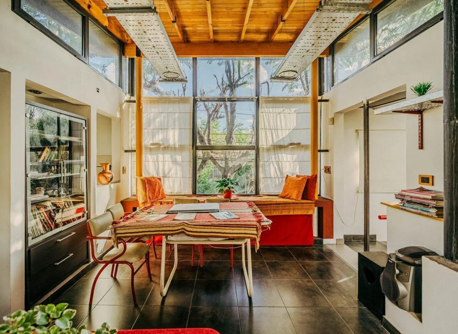 CASA - 4 AMBIENTES - PATIO - COCHERA - MINIMALISTA - MODERNO - SAN JUSTO CENTRO 2
