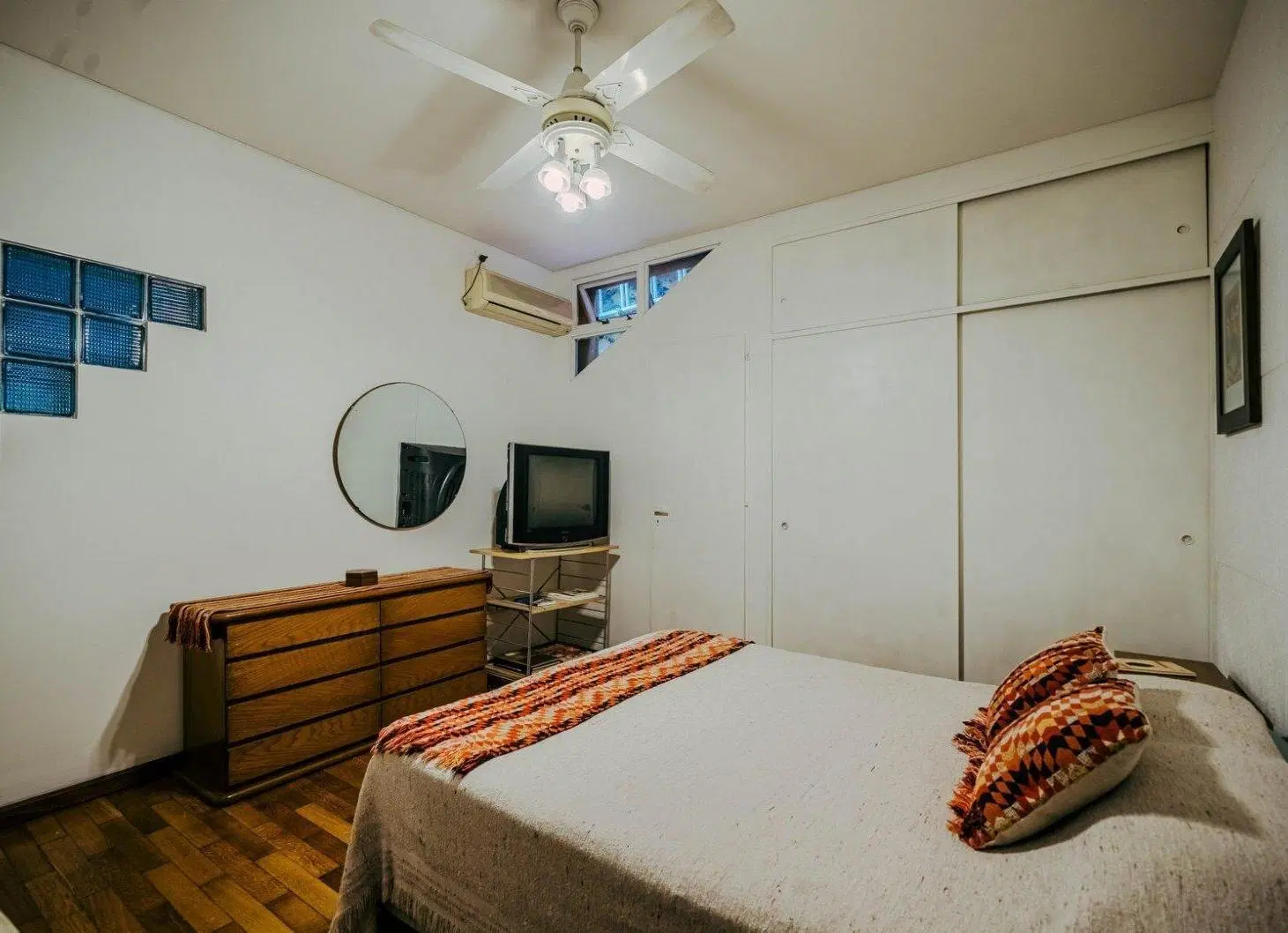 CASA - 4 AMBIENTES - PATIO - COCHERA - MINIMALISTA - MODERNO - SAN JUSTO CENTRO 3