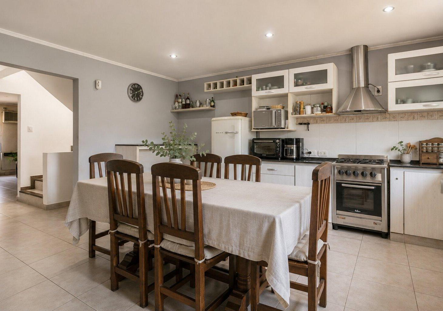 Foto de CASA 8 AMBIENTES MULTIFAMILIAR | PARQUE LIBRE | MORÓN, imagen 2