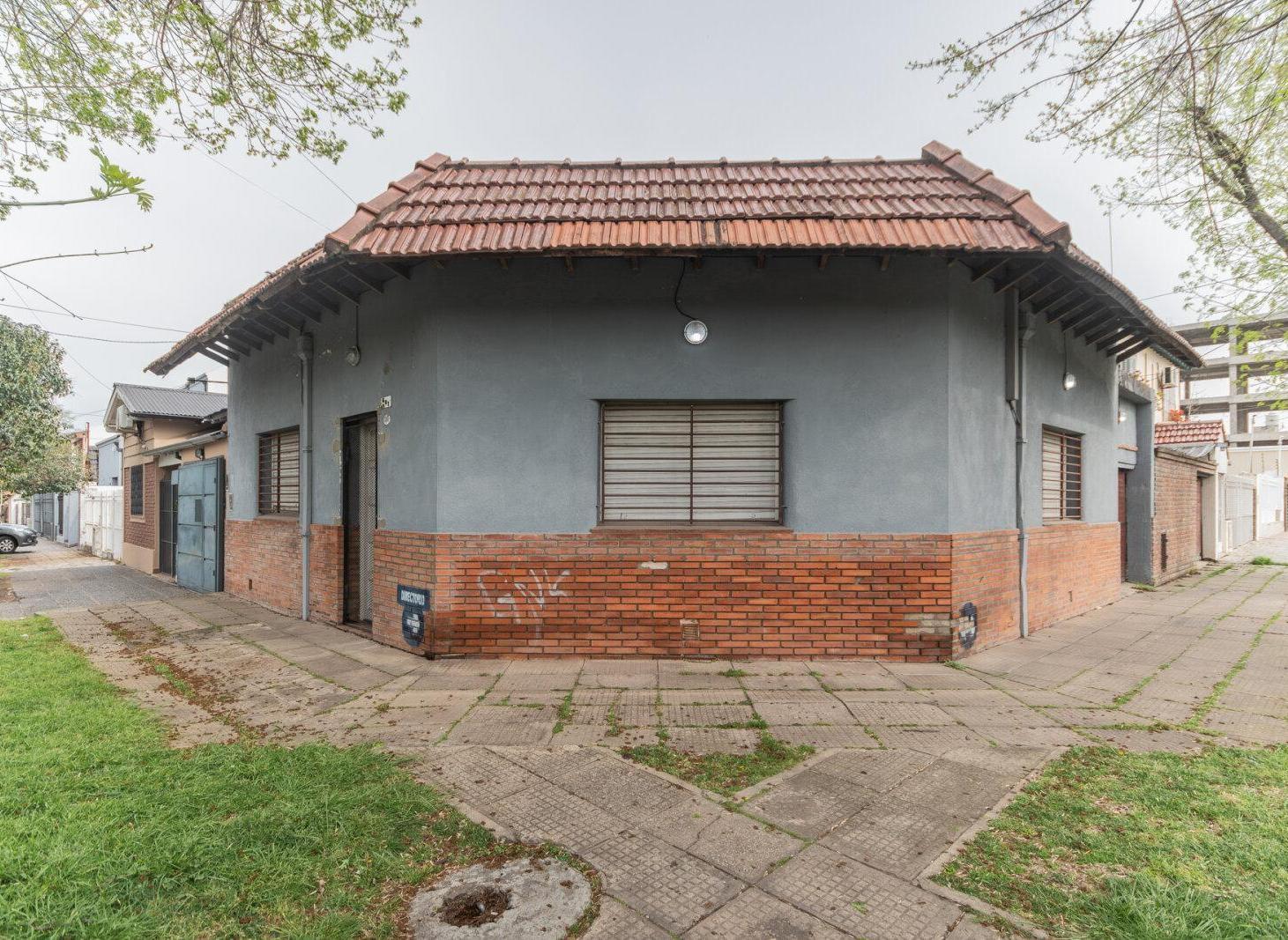 Foto de Casa en Esquina | 4 Ambientes | Patio | San Antonio de Padua, imagen 1