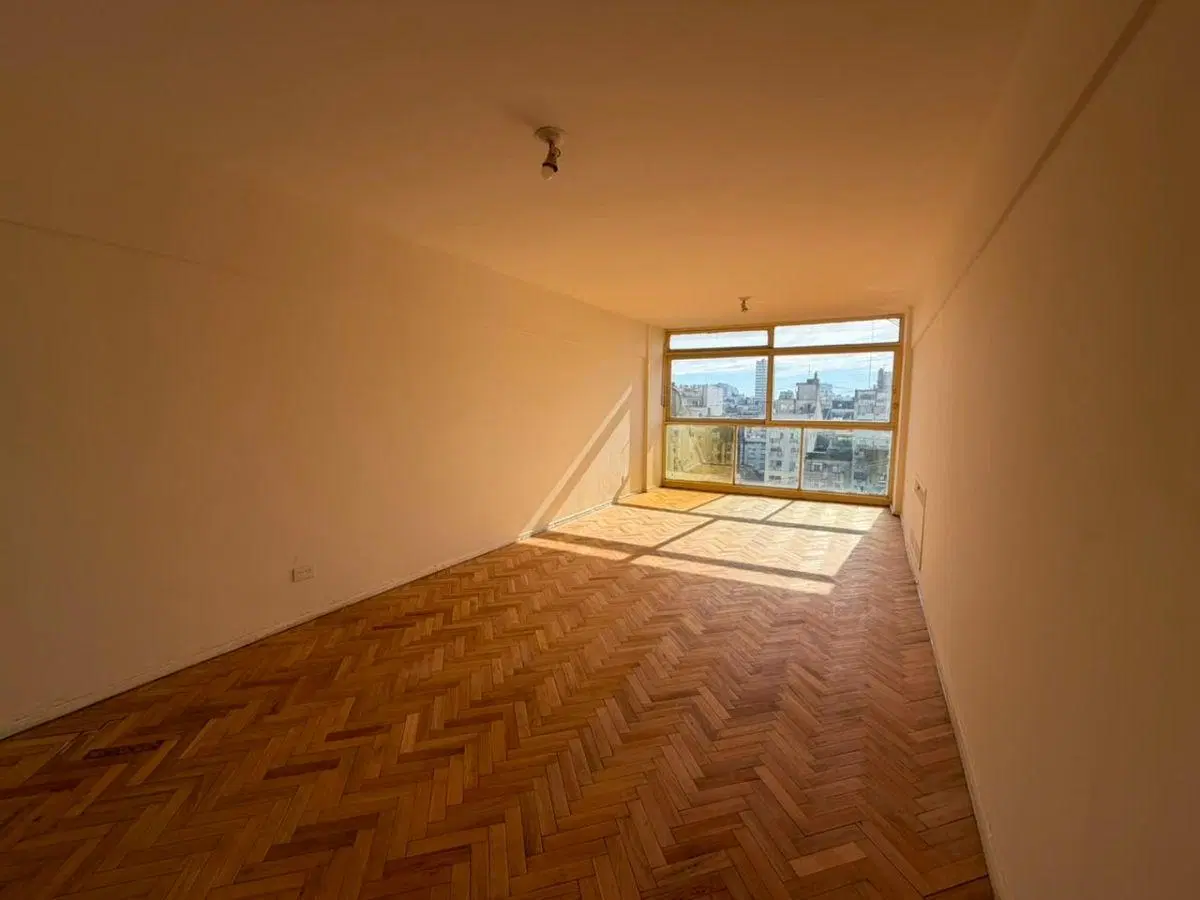 Monoambiente amplio y luminoso de 39 m² – Piso alto con cocina renovada 2
