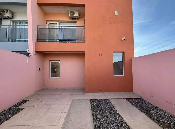 Casa amoblada en ALQUILER, Neuquén Capital 1