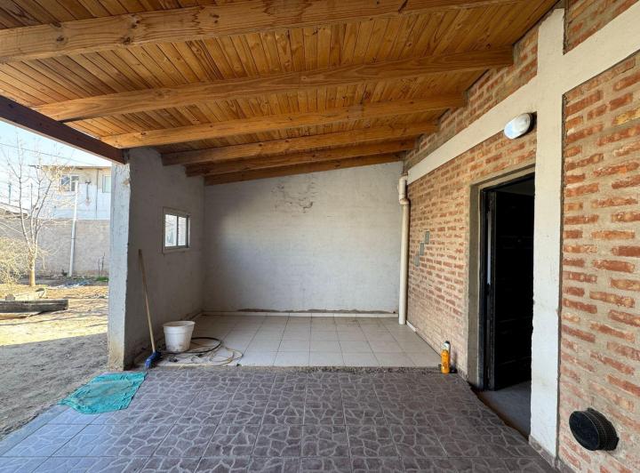 Casa en ALQUILER Centenario 4