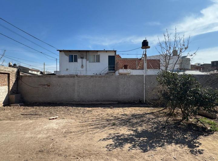 Casa en ALQUILER Centenario 5
