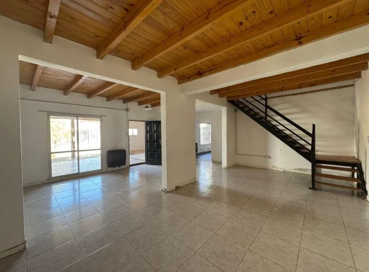 Casa en ALQUILER Centenario 1
