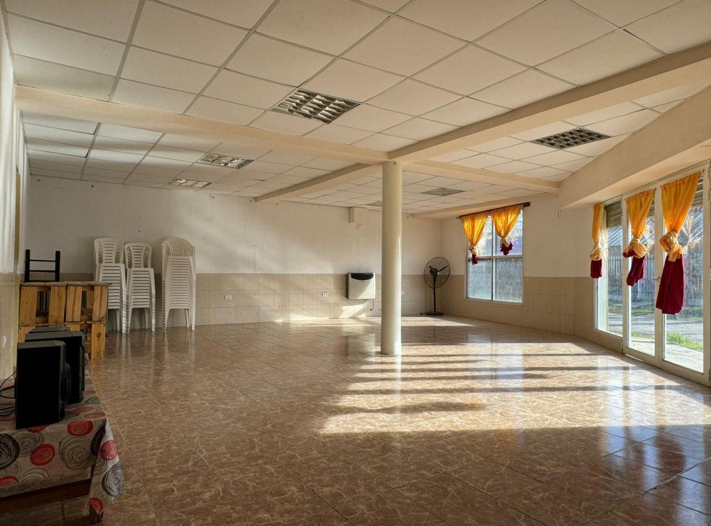 Local con patio en Alquiler en Plottier Bº Union