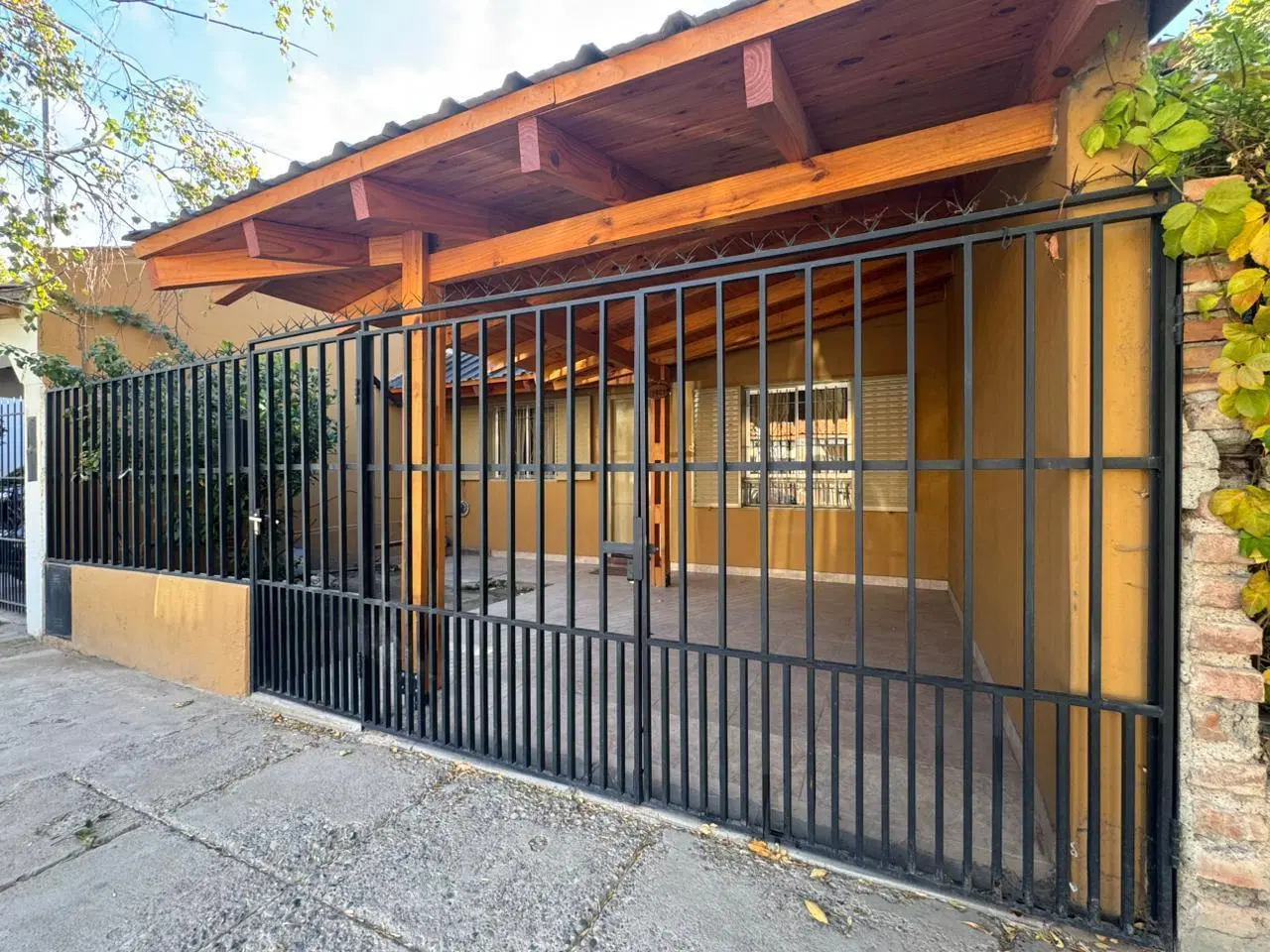 Duplex en VENTA, 3 dormitorios Bº Traful 5