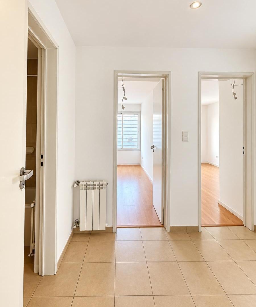 Foto de Departamento en ALQUILER, 2 dormitorios + cochera, Cipolletti Centro., imagen 3