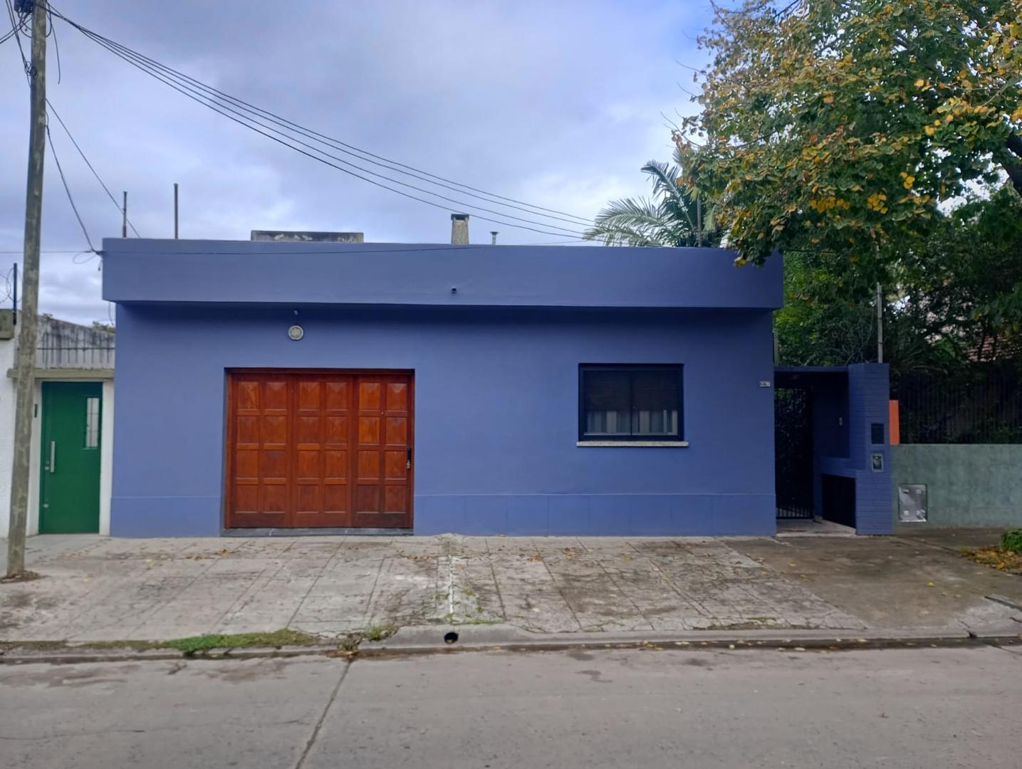 CASA EN VENTA TIPO PH AL FRENTE CON TERRAZA Y COCHERA