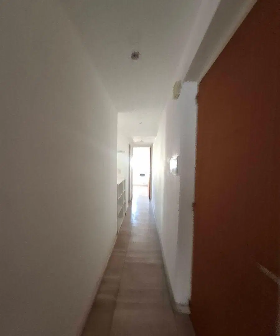 Lomas de Zamora centro.Saenz 100.2 ambientes.Frente con balcón.$ 600.000. 2