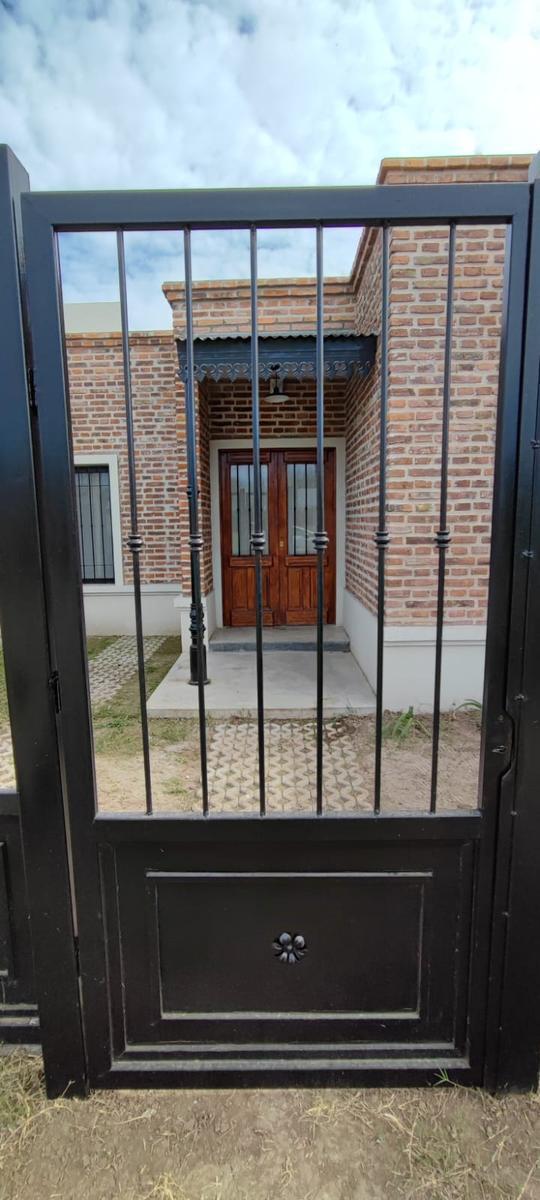 Casa a Estrenar en Pueblo Esther 2