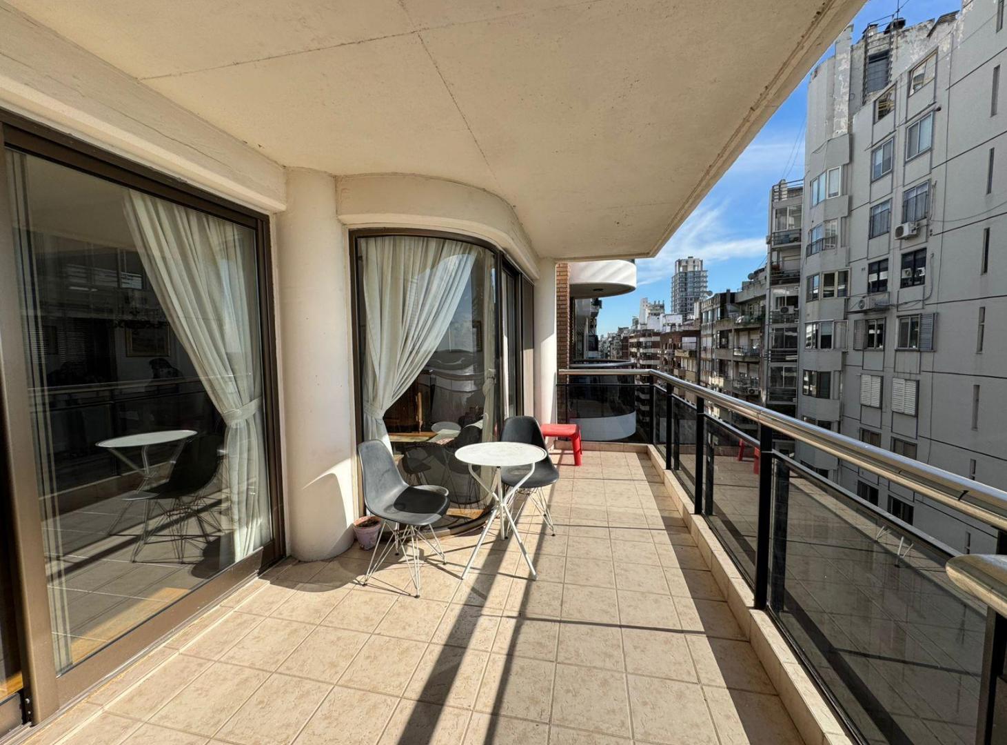 PISO EXCLUSIVO CON VISTA PLENA AL RÍO