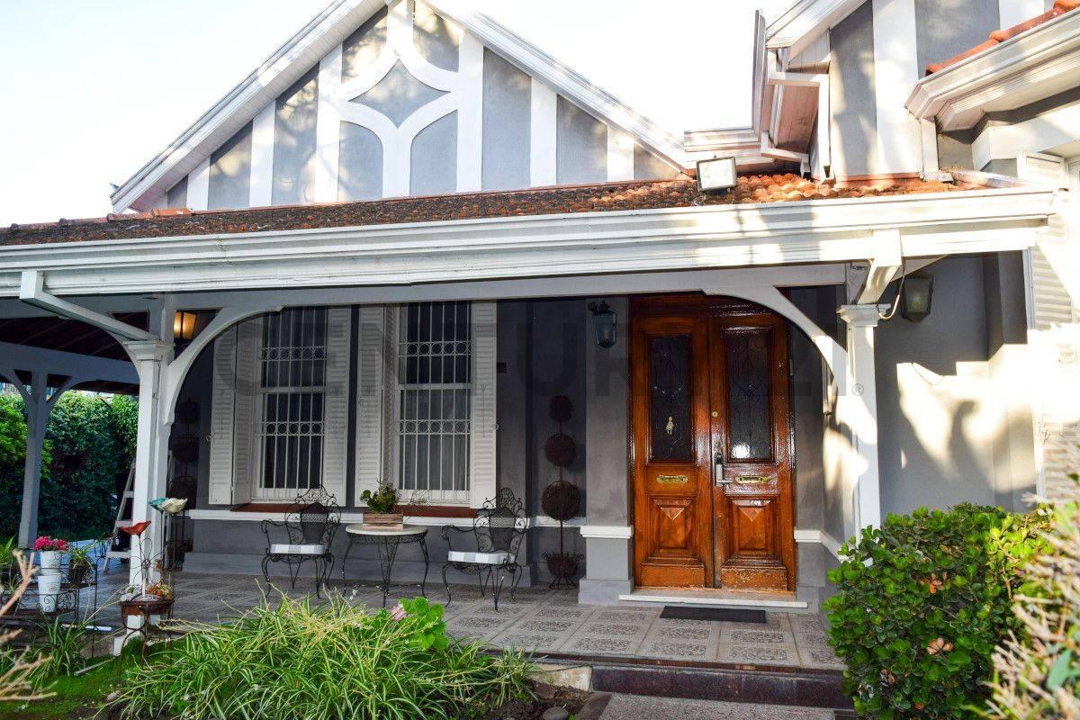 Venta Casa 7 Ambientes Quilmes 3