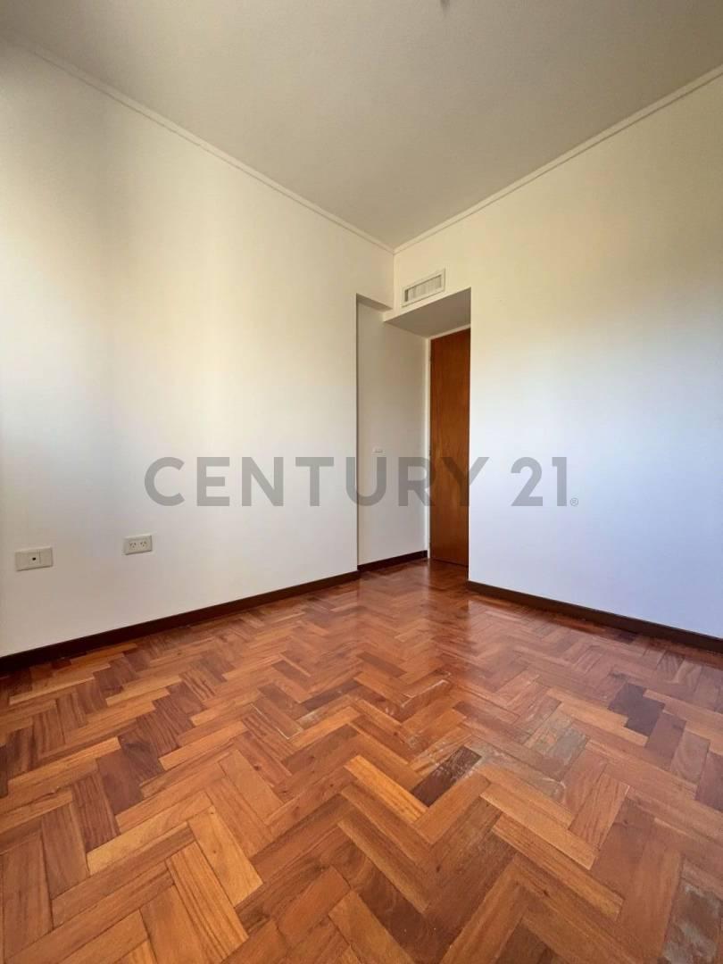 Departamento en Venta de 4 Dorm. Frente a Plaza Moreno, La Plata. 5