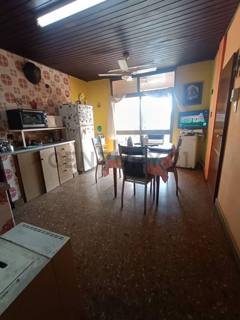 Venta de Galpon en Los Hornos La Plata con Casa 2